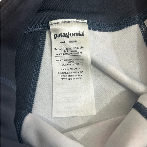 Patagonia size Small Pattern Capri Leggings - Picture 7 of 7